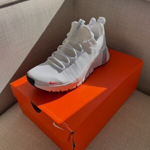 W NIKE FREE METCON 6